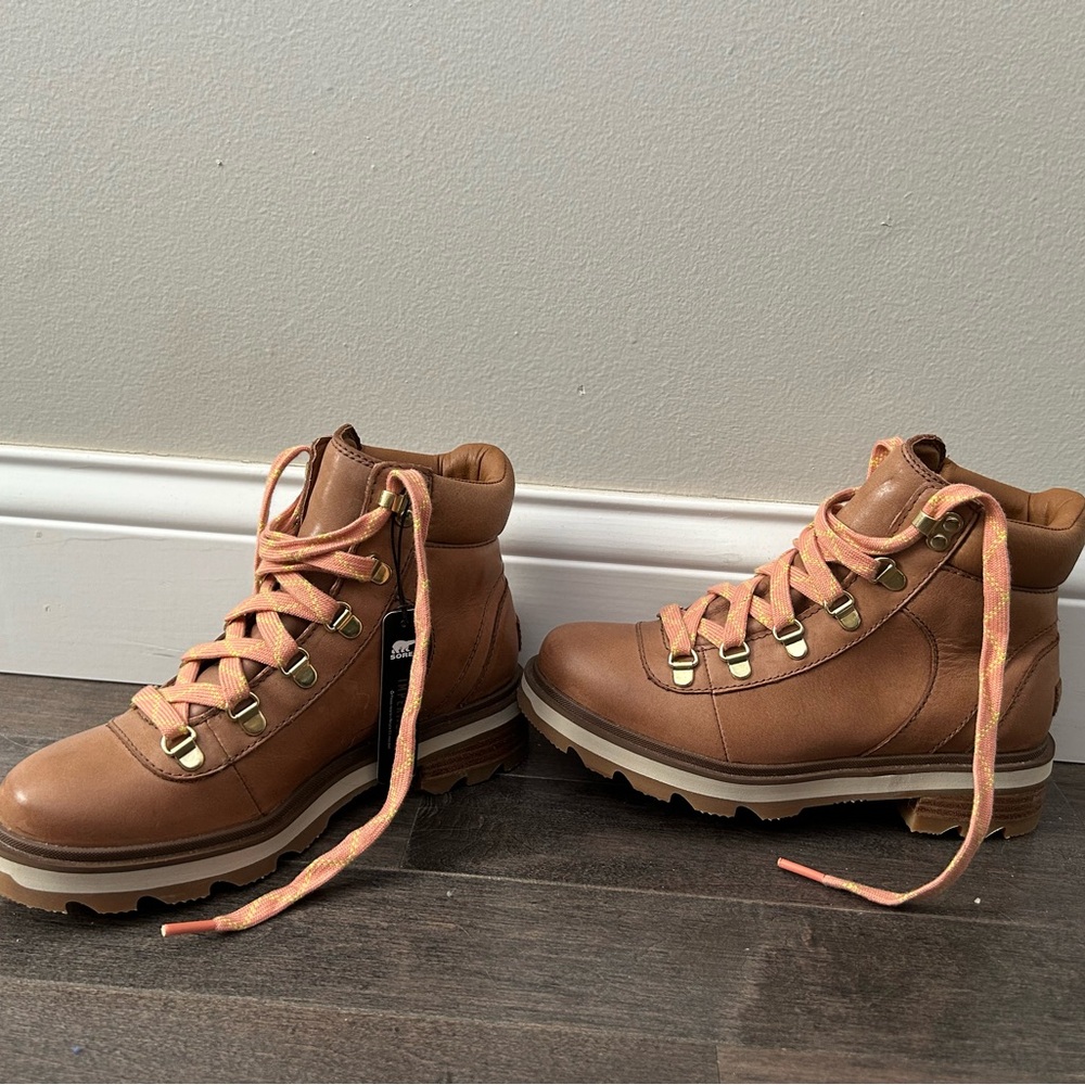 Sorel women’s boots 6.5